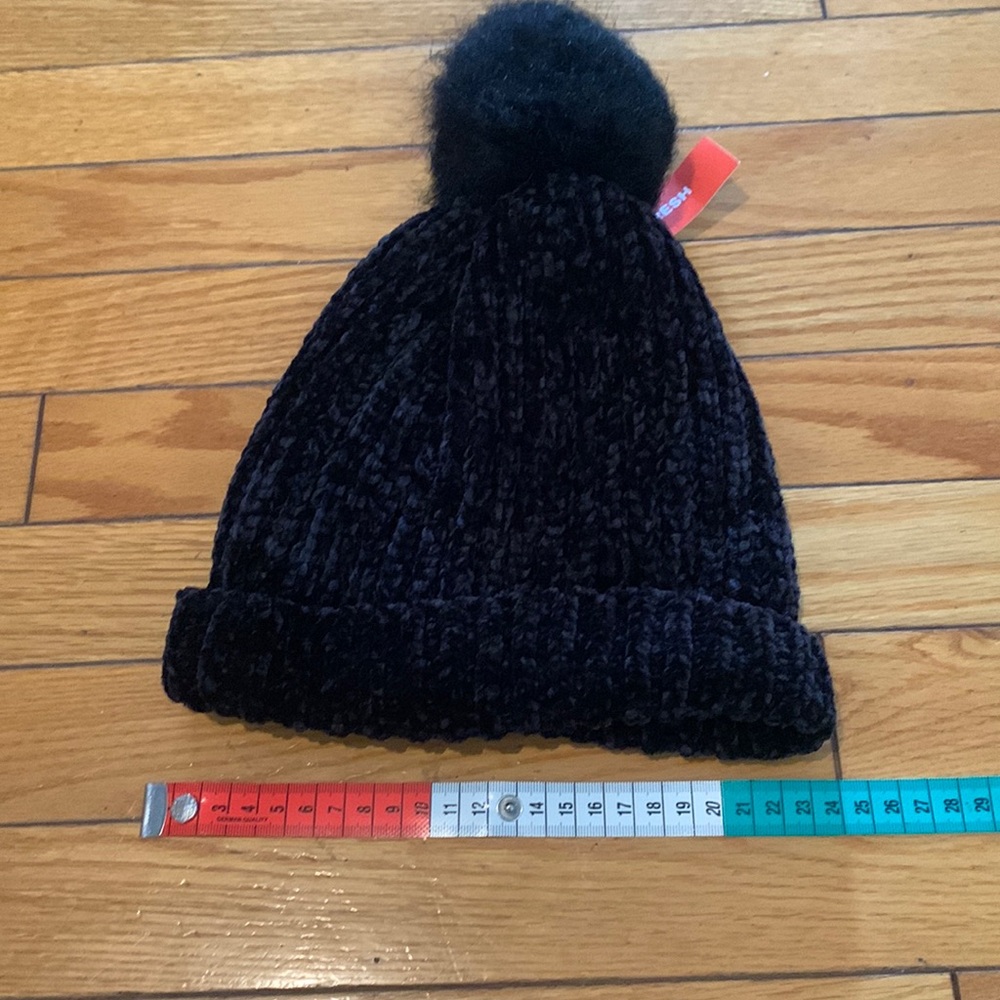 Joe fresh toque